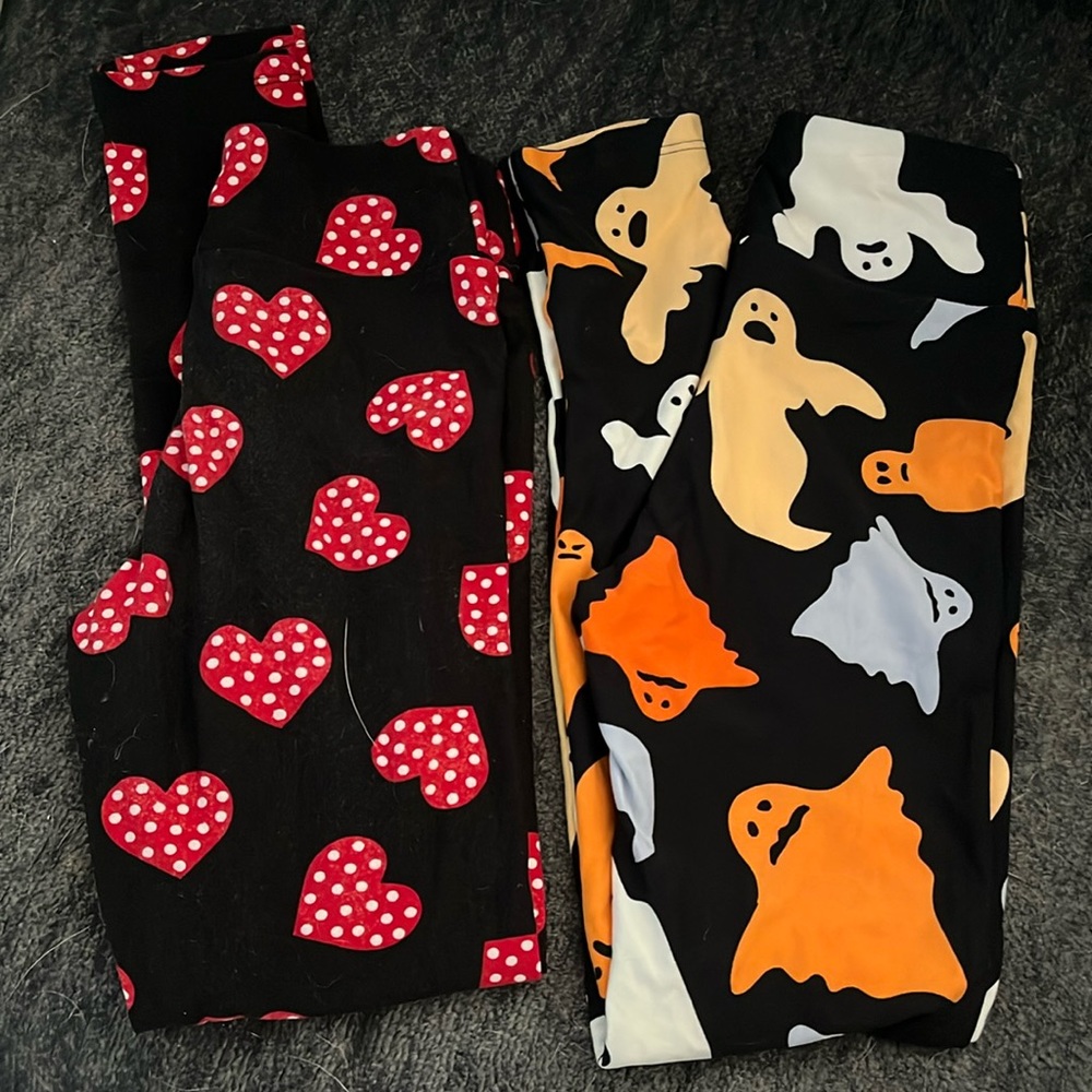2 pair of LulaRoe holiday leggings. Size tween
